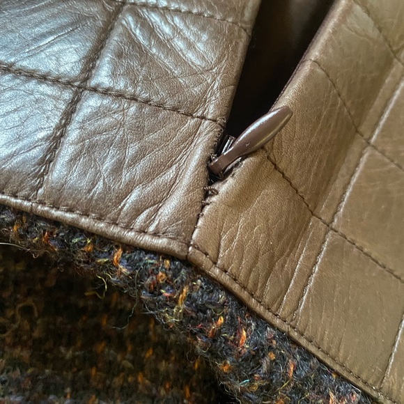 Chanel F/W 2002 Quilted Leather Mini Skirt Brown size 38 US 6 - Picture 11 of 11